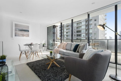 Complete Host Tiara Apartments - ACT Tourism 22
