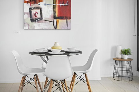 Complete Host Tiara Apartments - ACT Tourism 5