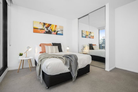 Complete Host Tiara Apartments - ACT Tourism 13