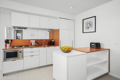 Complete Host Tiara Apartments - ACT Tourism 14