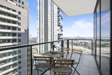 Complete Host Tiara Apartments - ACT Tourism 11