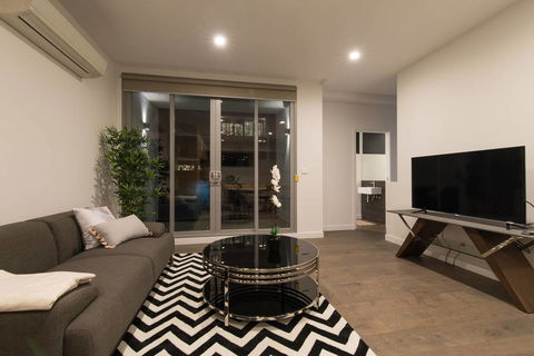 Doncaster Private Collection 2 Bed Townhouse@Pearl - ACT Tourism 1