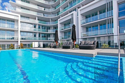 Doncaster Private Collection 2 Bed Townhouse@Pearl - ACT Tourism 16