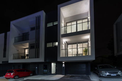 Doncaster Private Collection 2 Bed Townhouse@Pearl - ACT Tourism 14