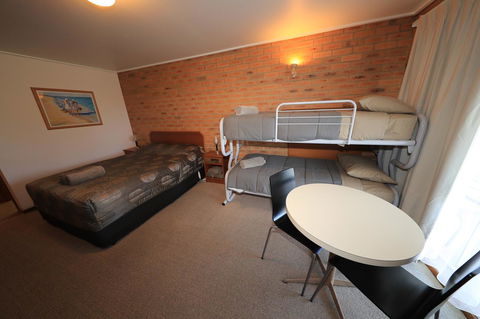 Quays Motel San Remo - ACT Tourism 11