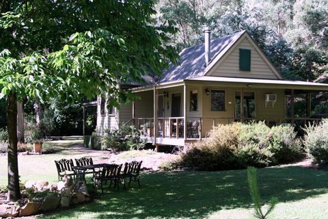Shady Brook Cottages - ACT Tourism 1