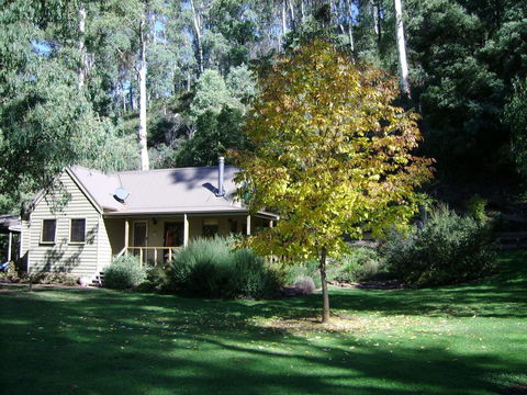 Shady Brook Cottages - ACT Tourism 0