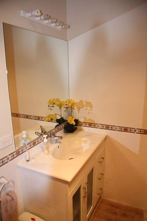 Shady Brook Cottages - ACT Tourism 28