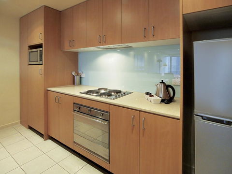 Oaks Melbourne On Lonsdale Suites - ACT Tourism 7