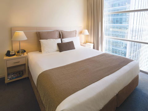 Oaks Melbourne On Lonsdale Suites - ACT Tourism 3