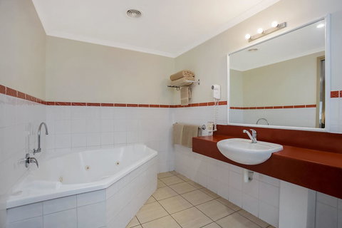 Comfort Inn Warrnambool International - ACT Tourism 11