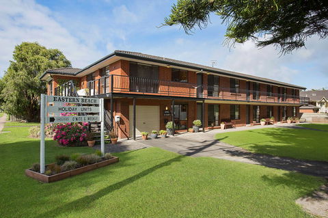 Eastern Beach Holiday Units - ACT Tourism 0