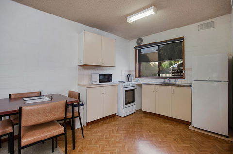 Eastern Beach Holiday Units - ACT Tourism 3