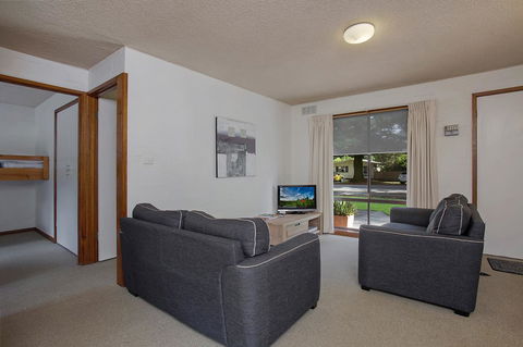 Eastern Beach Holiday Units - ACT Tourism 2