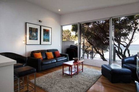 Battery Cove Beach Front Apartment - ACT Tourism 1