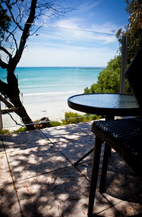 Battery Cove Beach Front Apartment - ACT Tourism 5