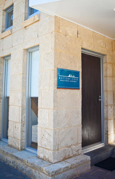 Battery Cove Beach Front Apartment - ACT Tourism 6