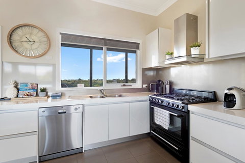 Beachside House - ACT Tourism 8