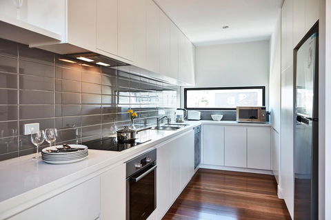 Richmond Â· 3 Level Architecturally Designed Richmond House - ACT Tourism 6