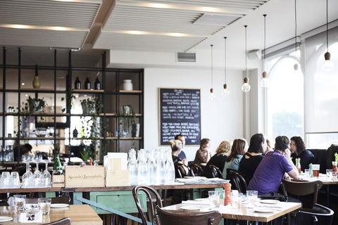 Plough Hotel - ACT Tourism 16