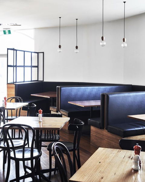 Plough Hotel - ACT Tourism 13