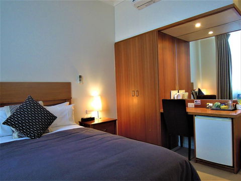 Plough Hotel - ACT Tourism 7