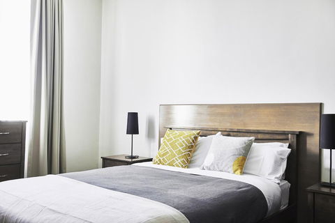 Plough Hotel - ACT Tourism 0