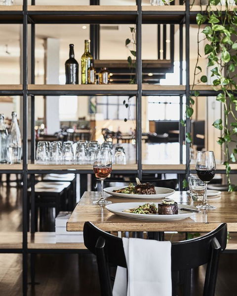 Plough Hotel - ACT Tourism 14