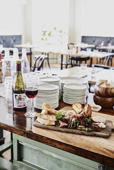 Plough Hotel - ACT Tourism 23