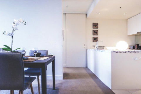 Mono Apartments On Freshwater Place - ACT Tourism 10
