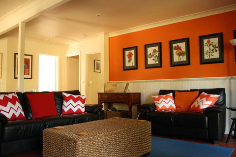 Merrimeet Cottages - ACT Tourism 11