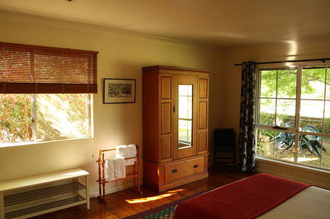 Merrimeet Cottages - ACT Tourism 44