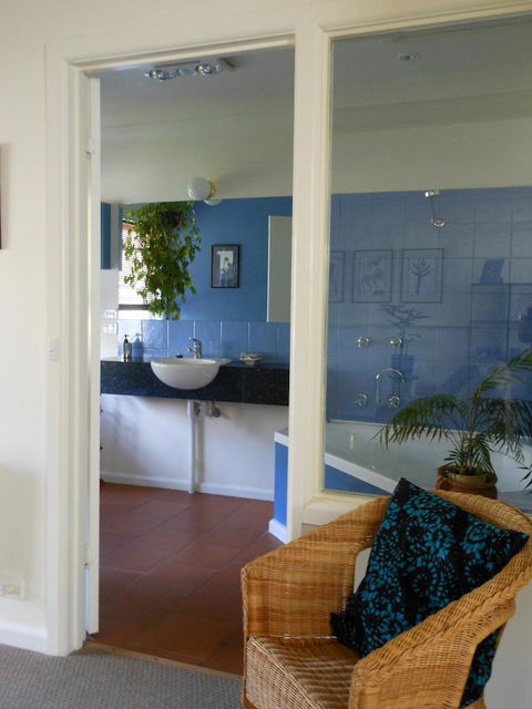 Merrimeet Cottages - ACT Tourism 8