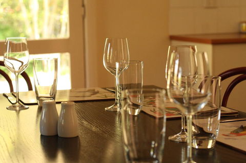 Merrimeet Cottages - ACT Tourism 9