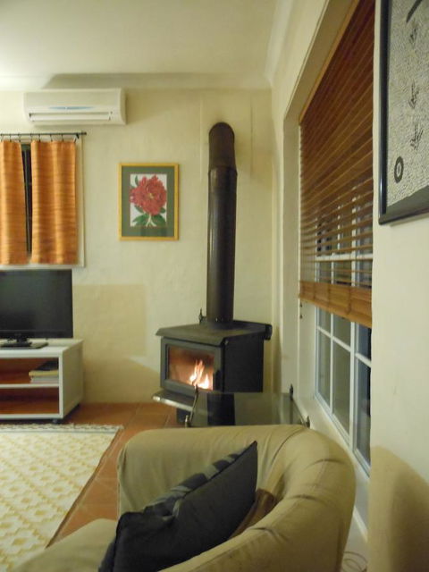 Merrimeet Cottages - ACT Tourism 25