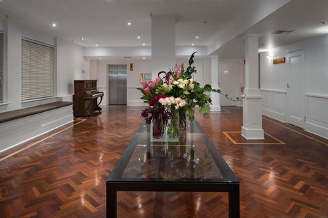 The Victoria Hotel - ACT Tourism 12