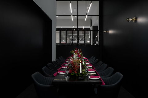 The Victoria Hotel - ACT Tourism 5