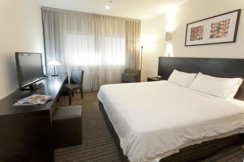 Causeway 353 Hotel - ACT Tourism 0