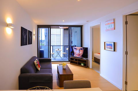 Flinders Street Apartments - ACT Tourism 9