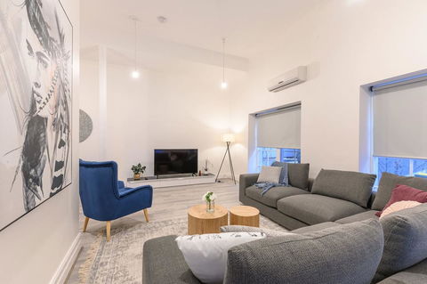 Unique 3 Bedroom Central CBD Townhouse - ACT Tourism 0