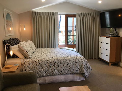 The Cosy Bungalow - ACT Tourism 5