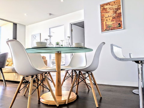 Breathtaking View Apartment With Gym & Sauna - ACT Tourism 24