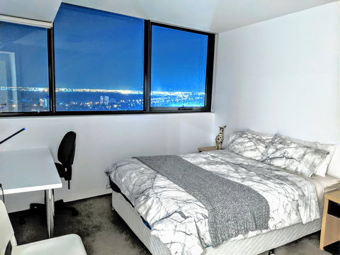 Breathtaking View Apartment With Gym & Sauna - ACT Tourism 6