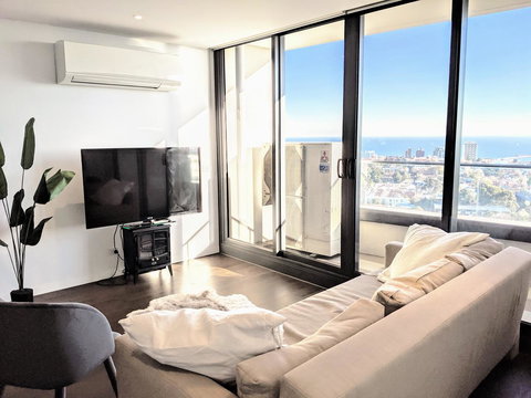Breathtaking View Apartment With Gym & Sauna - ACT Tourism 16