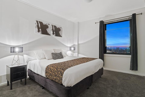 Premier Stays Melbourne - ACT Tourism 7