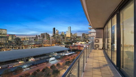 Premier Stays Melbourne - ACT Tourism 1