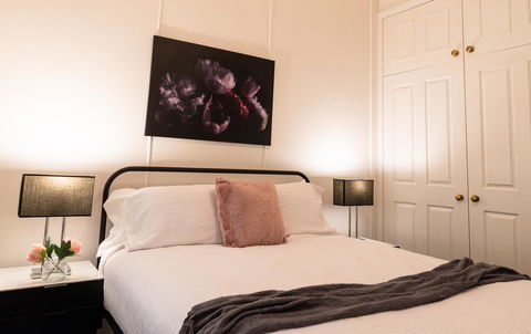 The Orchard House - ACT Tourism 12