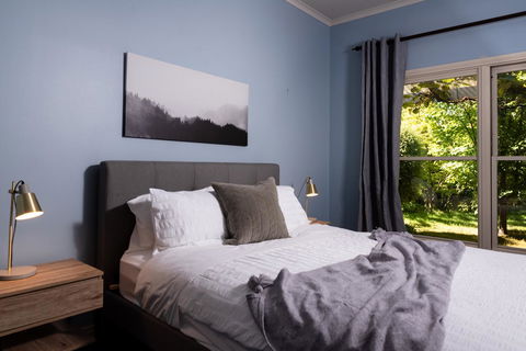 The Orchard House - ACT Tourism 14