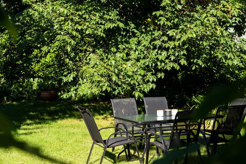 The Orchard House - ACT Tourism 1