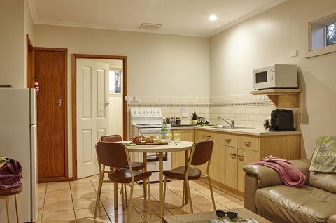 Goldfield Holiday Units - ACT Tourism 7
